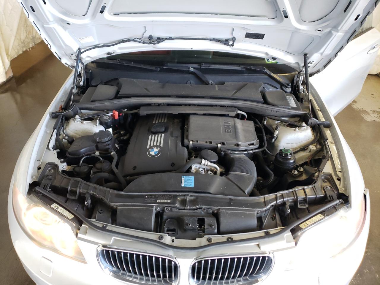 Photo 7 from auction – 2009 BMW 135 I with VIN WBAUC73569VK94705