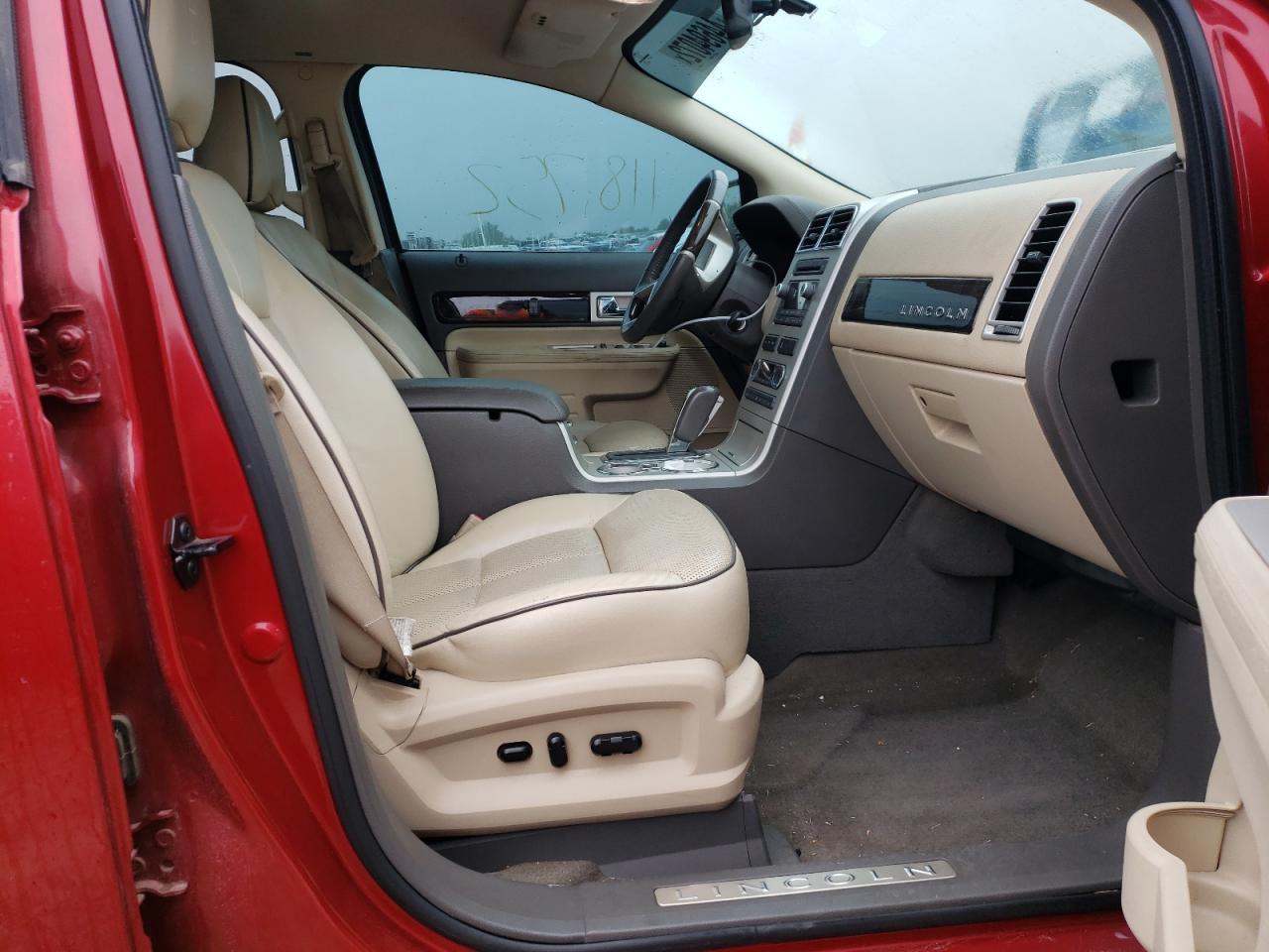 Photo 5 from auction – 2008 LINCOLN MKX with VIN 2LMDU68C88BJ33588