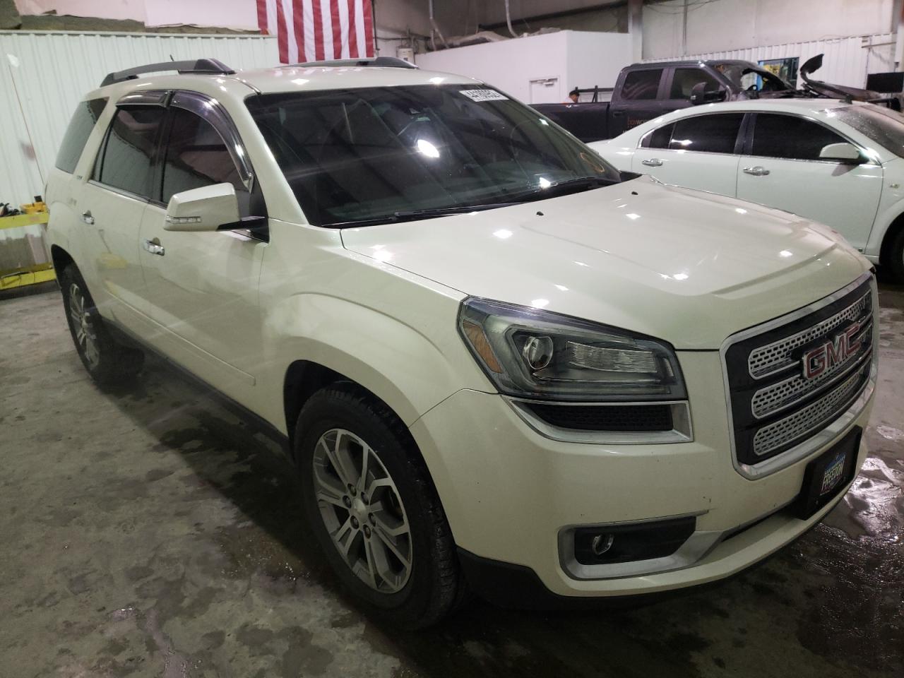 GMC ACADIA SLT 2014 with VIN 1GKKRRKD1EJ176757 - Photo from auction