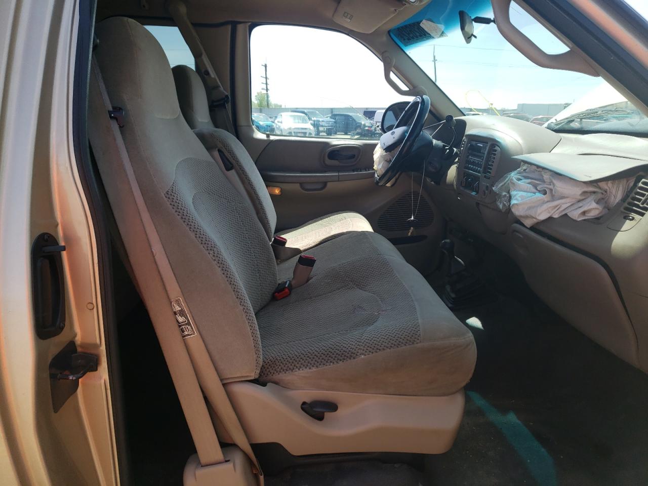 Photo 5 from auction – 2000 FORD F150 with VIN 1FTRX18W5YNB41890