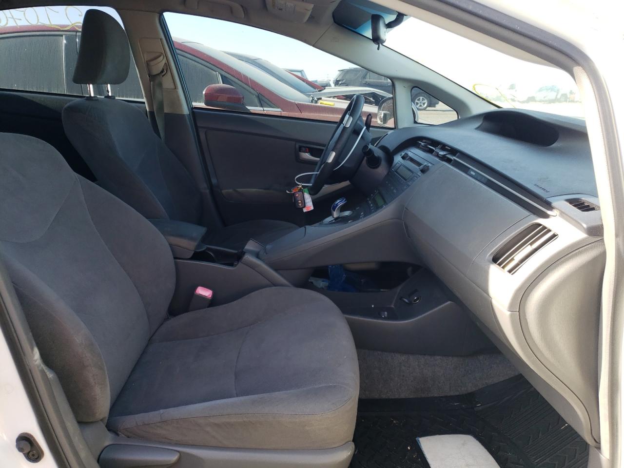 Photo 5 from auction – 2011 TOYOTA PRIUS with VIN JTDKN3DU1B0257292