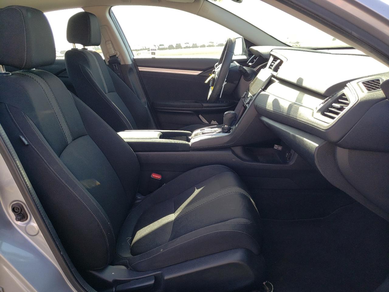 Photo 5 from auction – 2017 HONDA CIVIC EX with VIN 2HGFC1F31HH631017