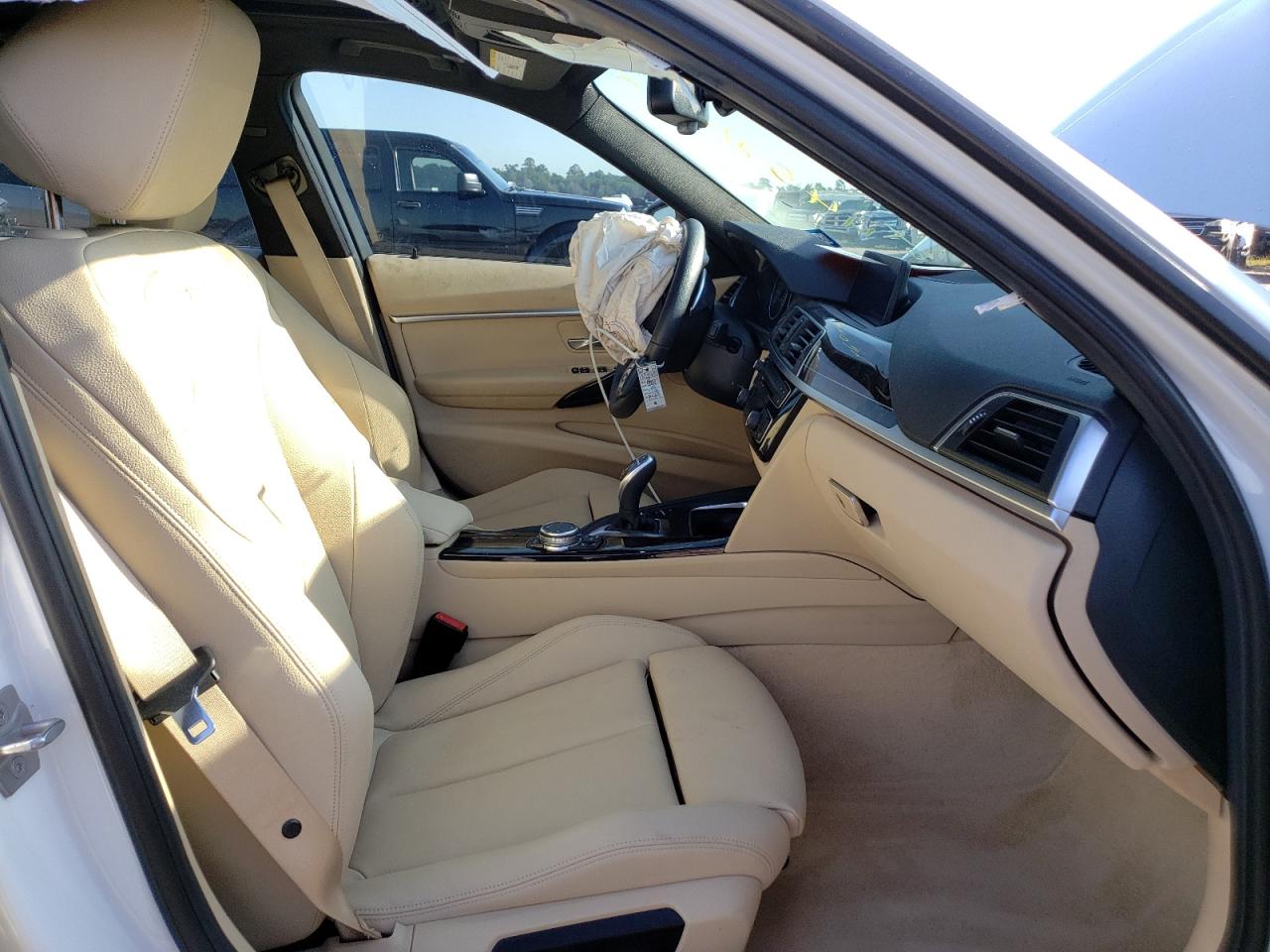 Photo 5 from auction – 2016 BMW 328 I SULE with VIN WBA8E9G53GNU29699