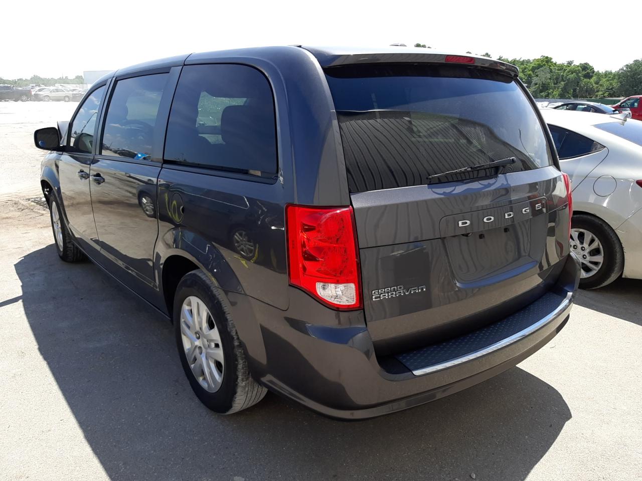 Photo 3 from auction – 2018 DODGE GRAND CARA with VIN 2C4RDGBG1JR184774