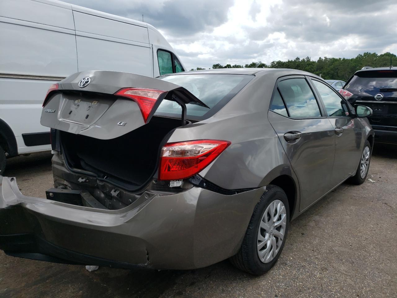 Photo 4 from auction – 2017 TOYOTA COROLLA L with VIN 5YFBURHE1HP657618