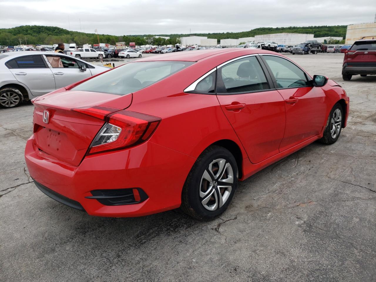 Photo 4 from auction – 2016 HONDA CIVIC LX with VIN 2HGFC2F58GH510281