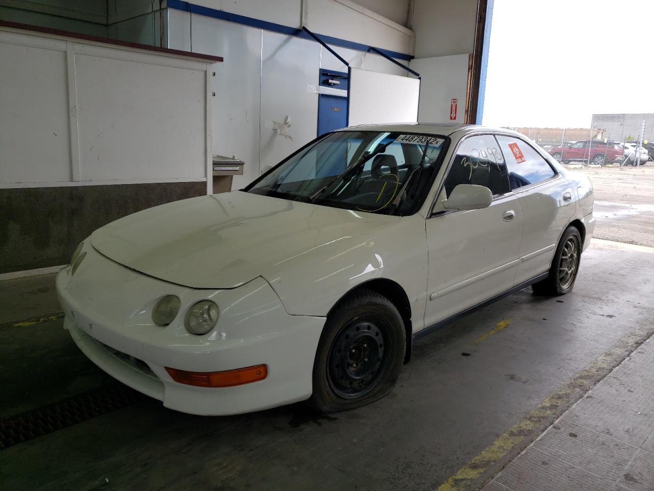 Photo 2 from auction – 2000 ACURA INTEGRA LS with VIN JH4DB7654YS003943