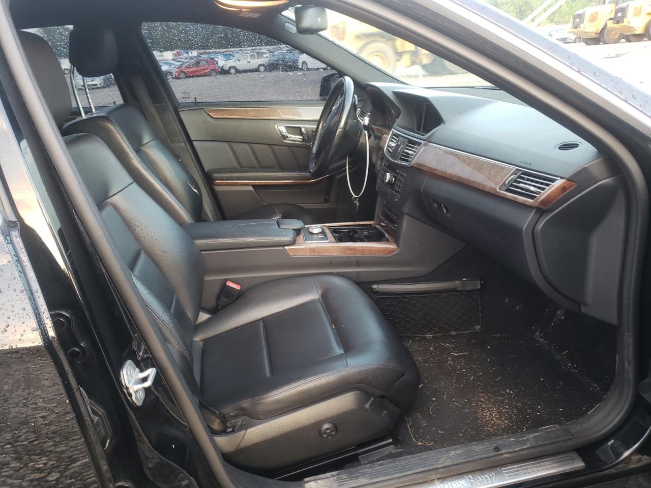 Photo 5 from auction – 2011 MERCEDES-BENZ E 350 4MAT with VIN WDDHF8HB3BA479300