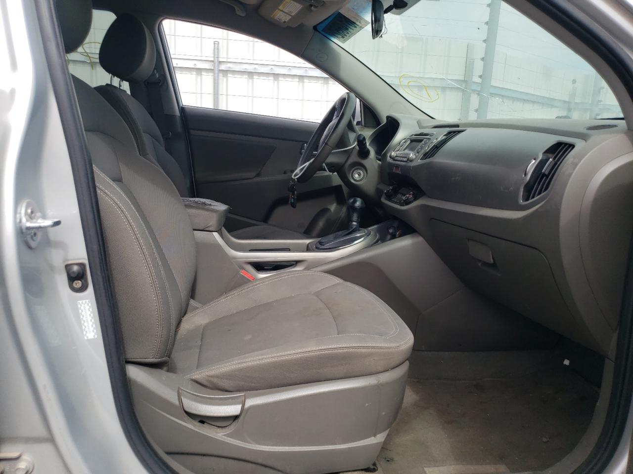 Photo 5 from auction – 2011 KIA SPORTAGE E with VIN KNDPCCA29B7088371