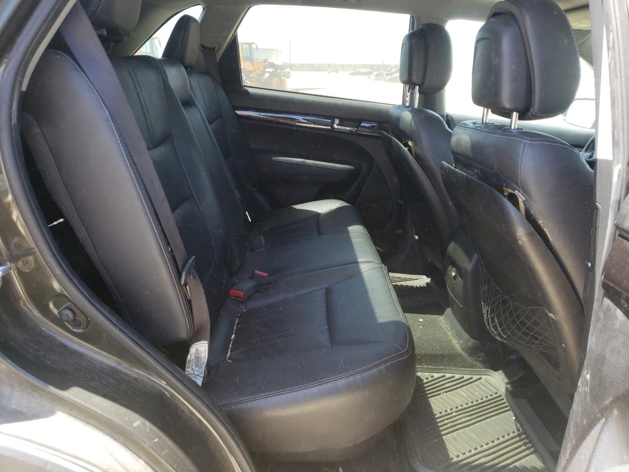 Photo 6 from auction – 2012 KIA SORENTO EX with VIN 5XYKU4A29CG305676