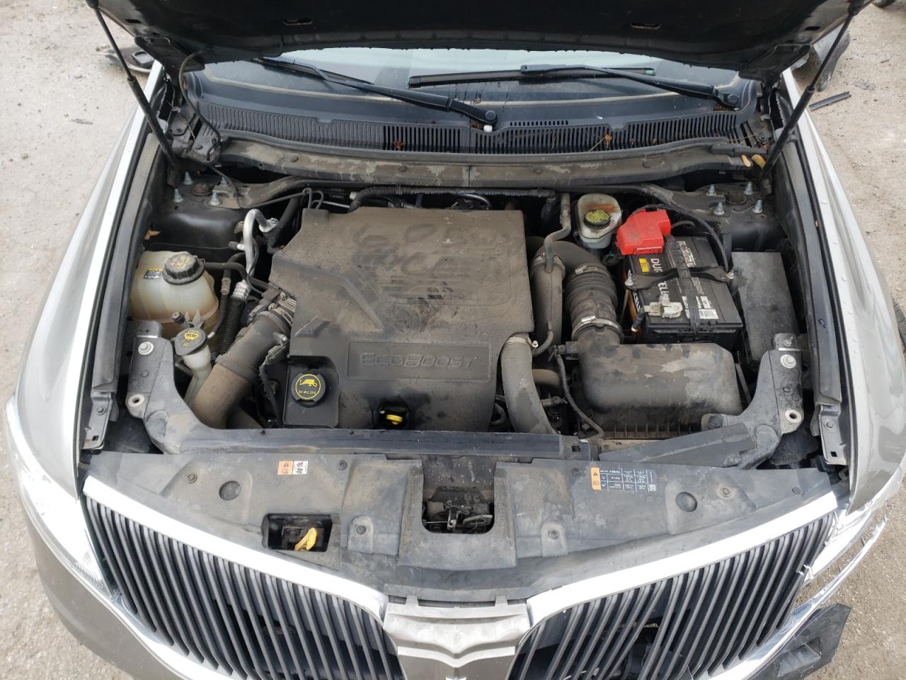 Photo 7 from auction – 2016 LINCOLN MKT with VIN 2LMHJ5AT4GBL03135