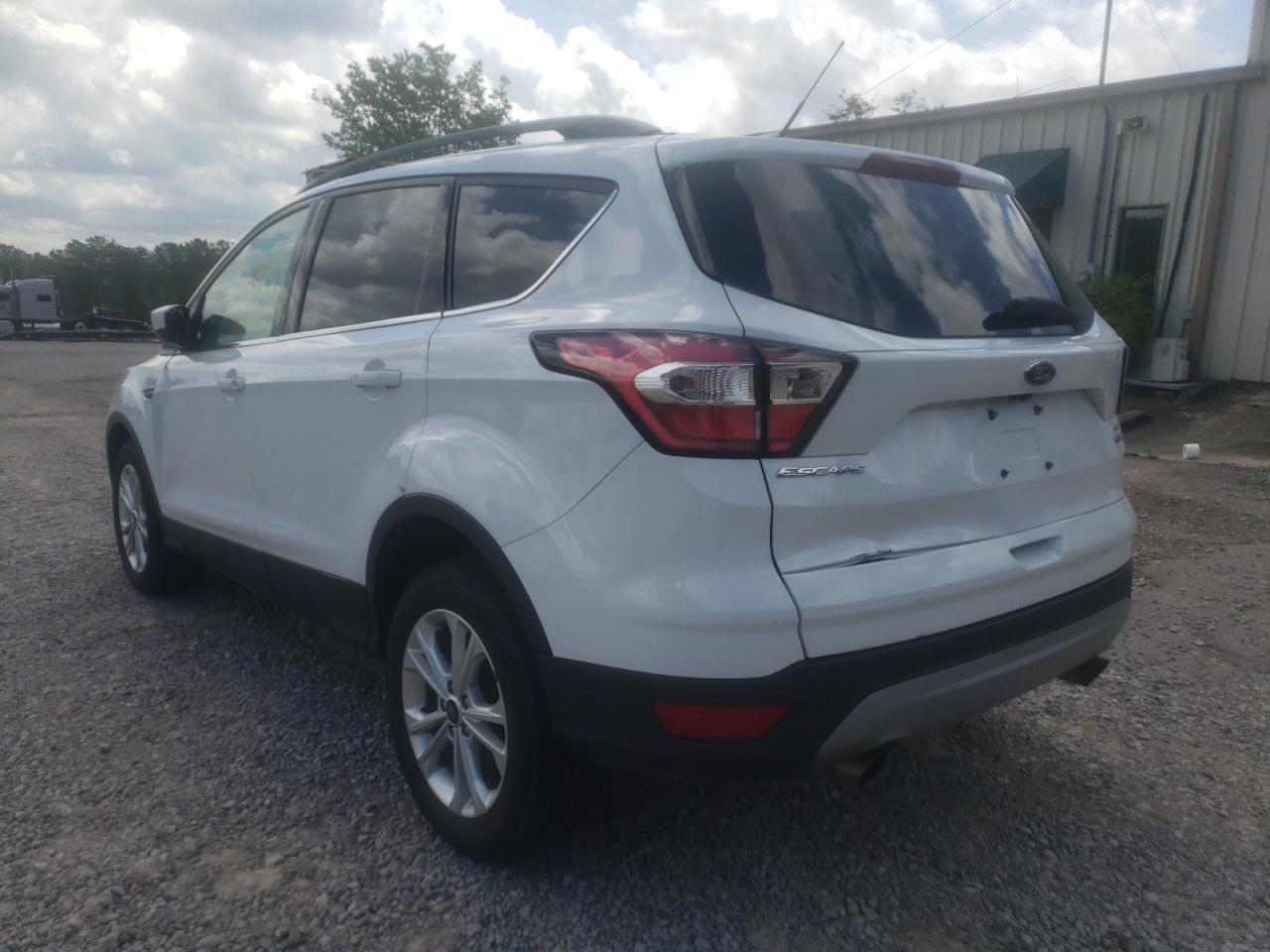 Photo 3 from auction – 2018 FORD ESCAPE SE with VIN 1FMCU9GD1JUB84885