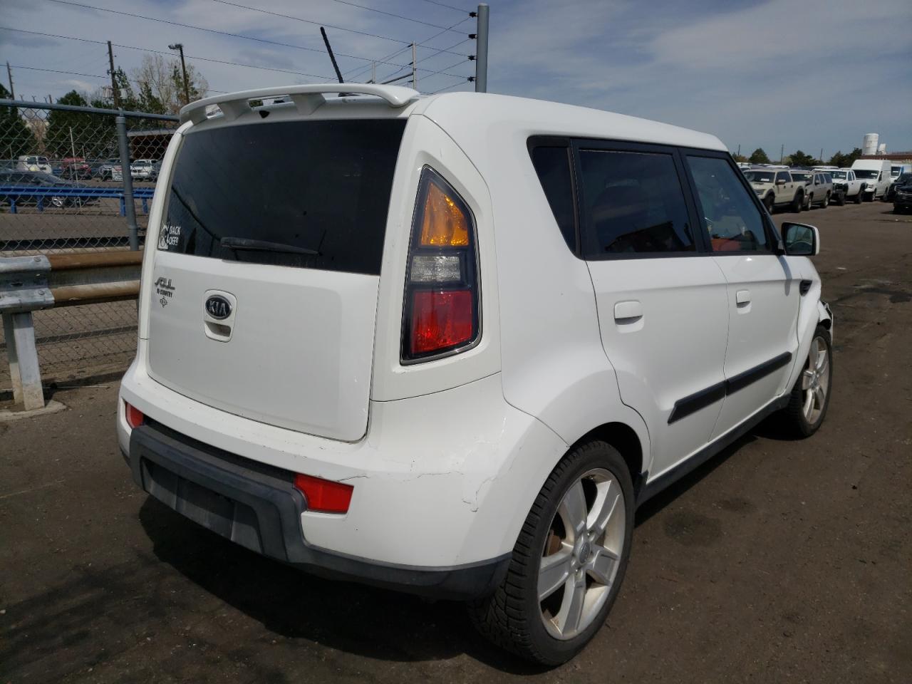 Photo 4 from auction – 2010 KIA SOUL + with VIN KNDJT2A29A7030100
