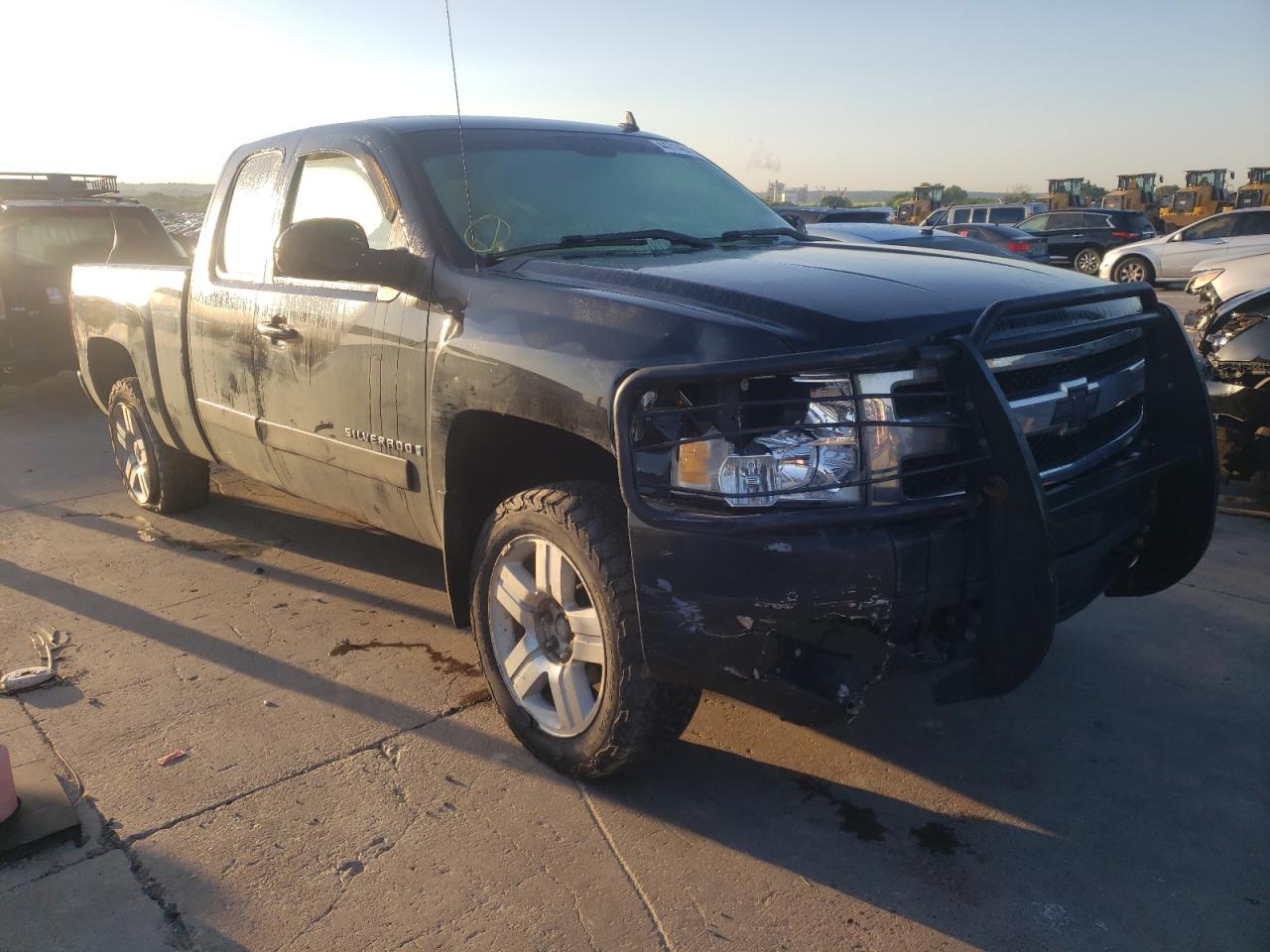 CHEVROLET SILVERADO 2008 with VIN 1GCEK19J18Z274672 - Photo from auction