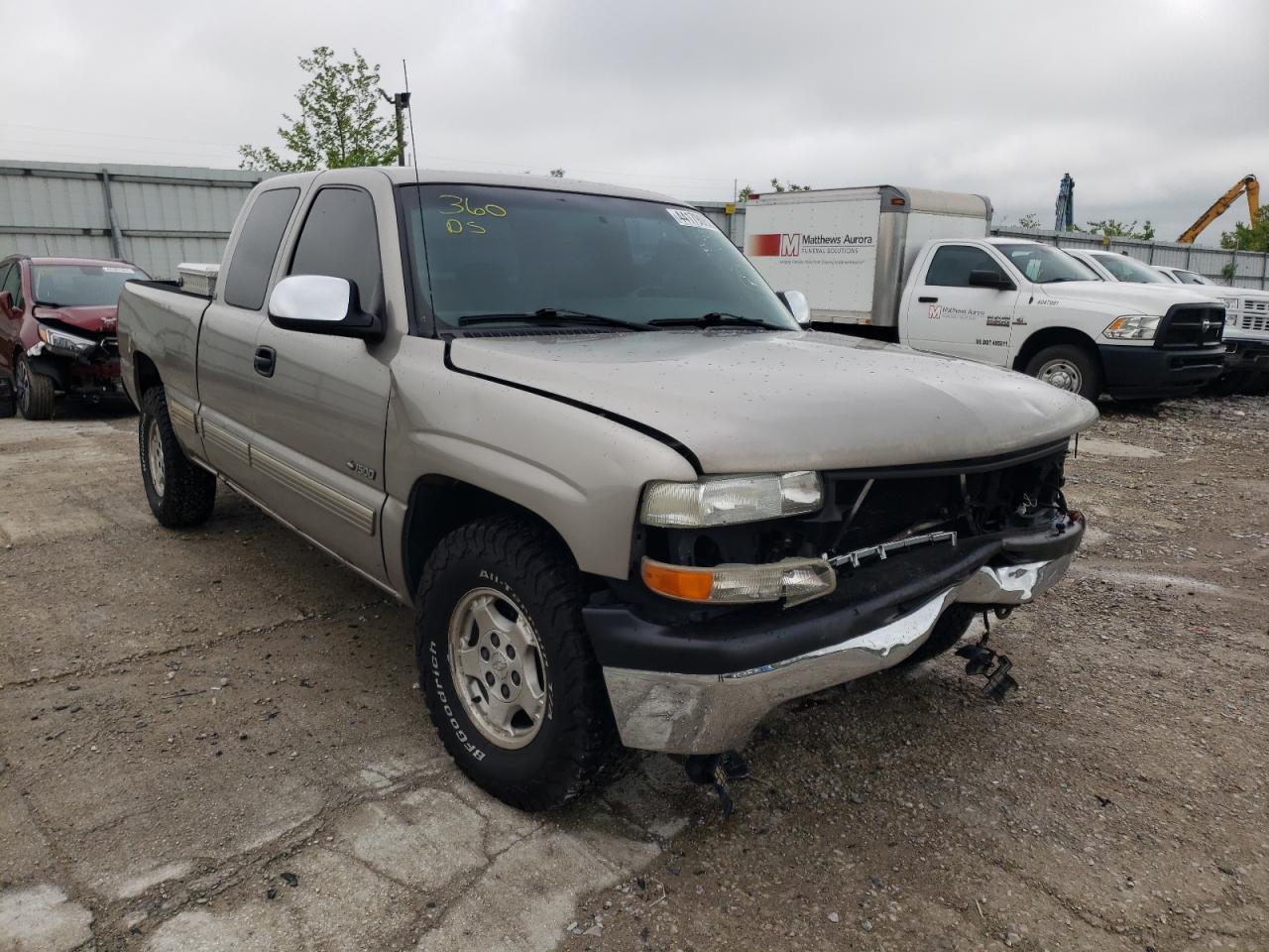 CHEVROLET SILVERADO 2000 with VIN 1GCEK19T1YZ270929 - Photo from auction