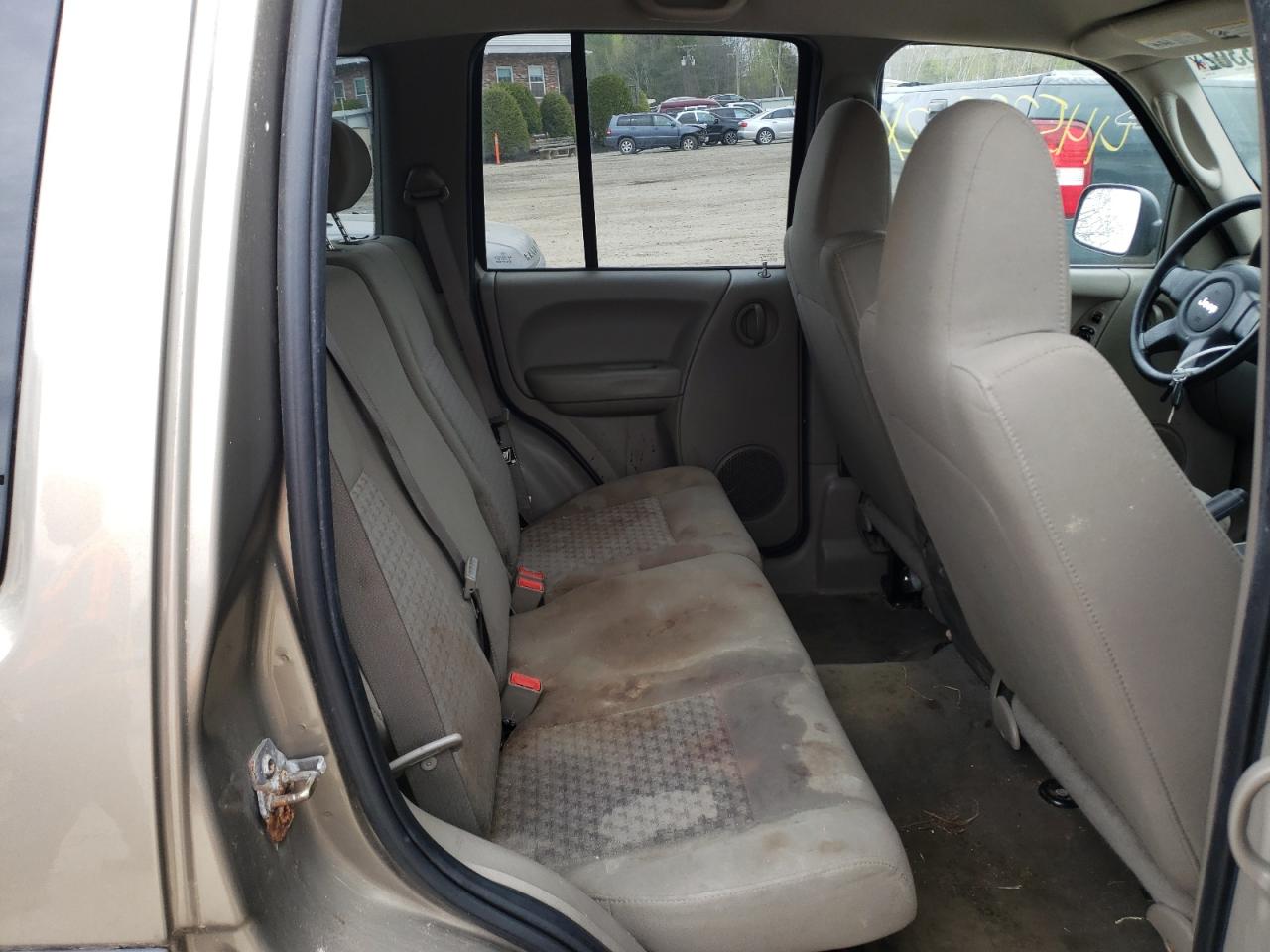 Photo 6 from auction – 2005 JEEP LIBERTY SP with VIN 1J4GL48K05W698188
