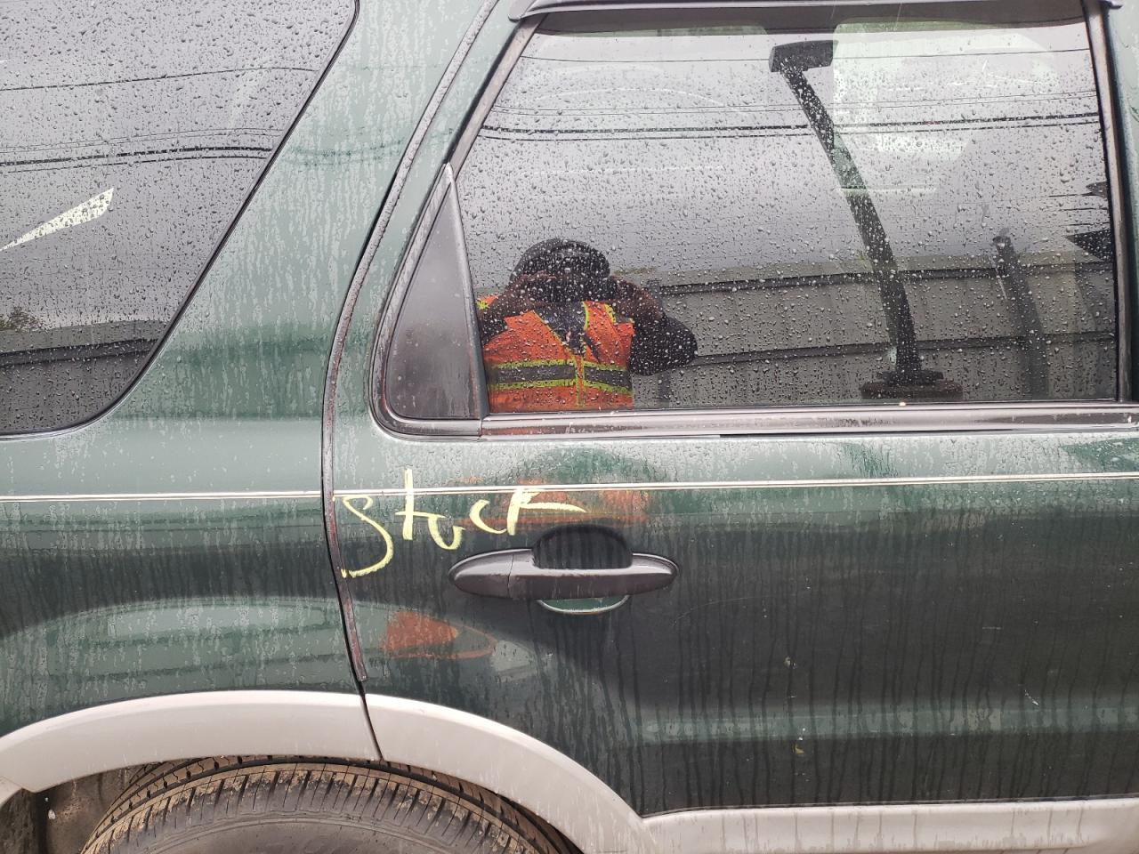 Photo 6 from auction – 2001 FORD ESCAPE XLT with VIN 1FMYU04171KF17808