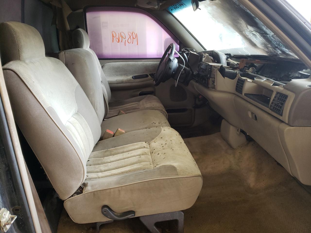 Photo 5 from auction – 1996 DODGE RAM 1500 with VIN 1B7HC16YXTS571467