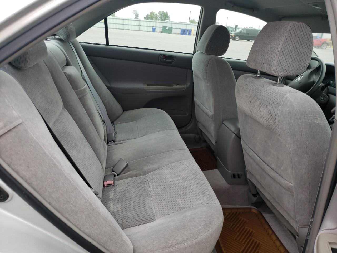 Photo 6 from auction – 2002 TOYOTA CAMRY LE with VIN 4T1BE32KX2U612594