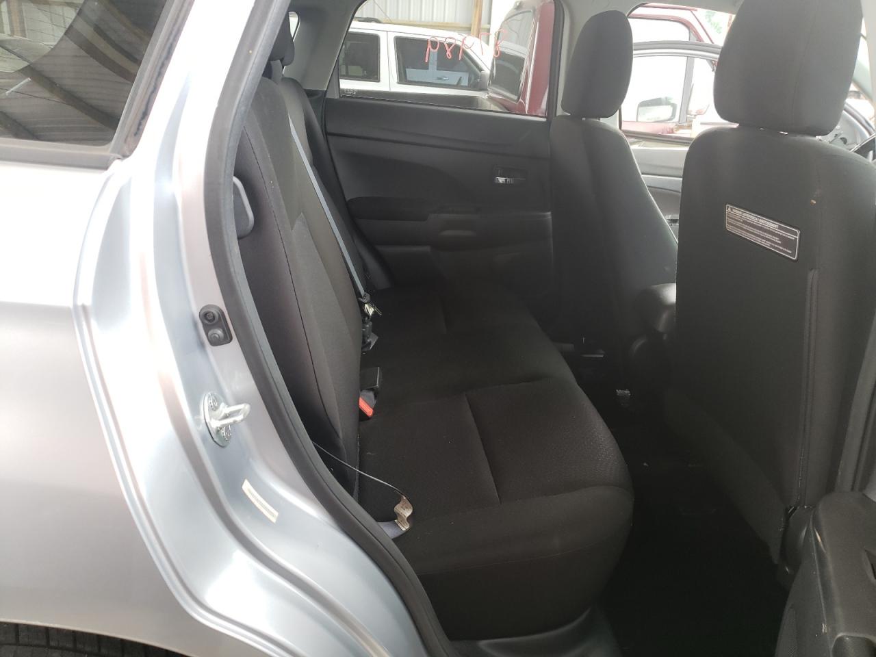 Photo 6 from auction – 2011 MITSUBISHI OUTLANDER with VIN JA4AP3AU5BZ004685