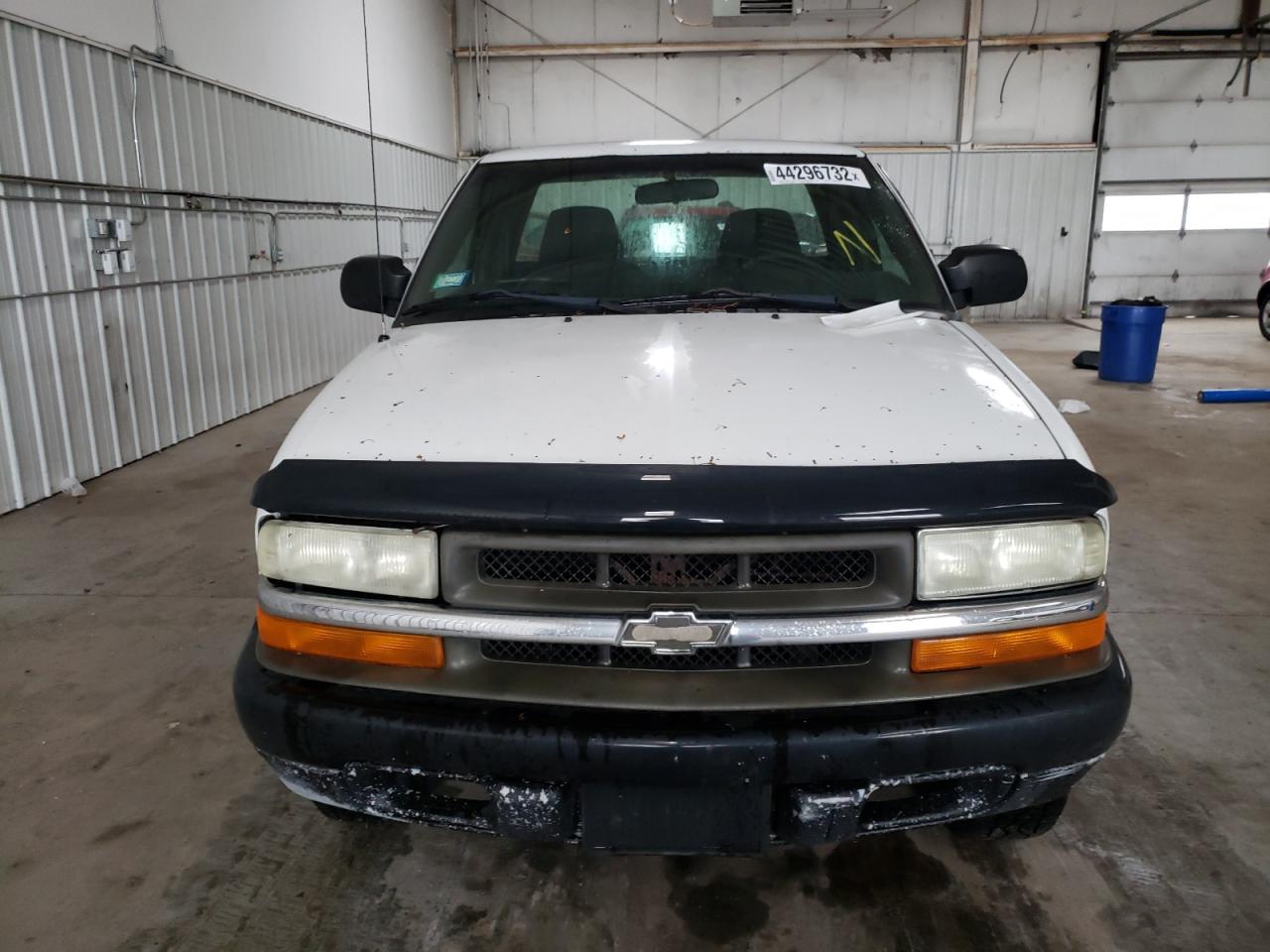 Photo 9 from auction – 2003 CHEVROLET S10 with VIN 1GCDT19X138238038