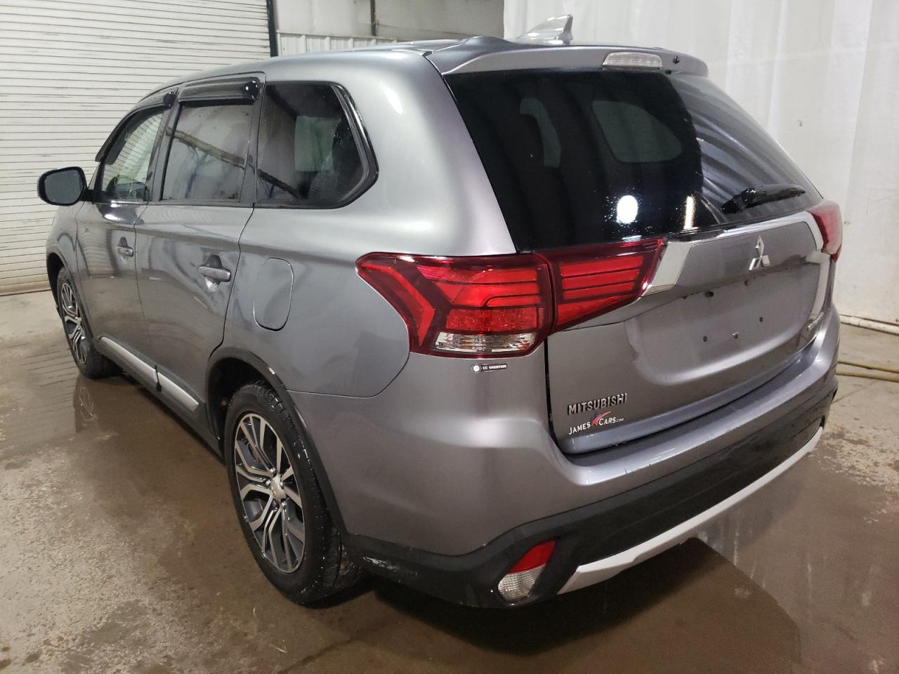 Photo 3 from auction – 2018 MITSUBISHI OUTLANDER with VIN JA4AD2A39JZ011390