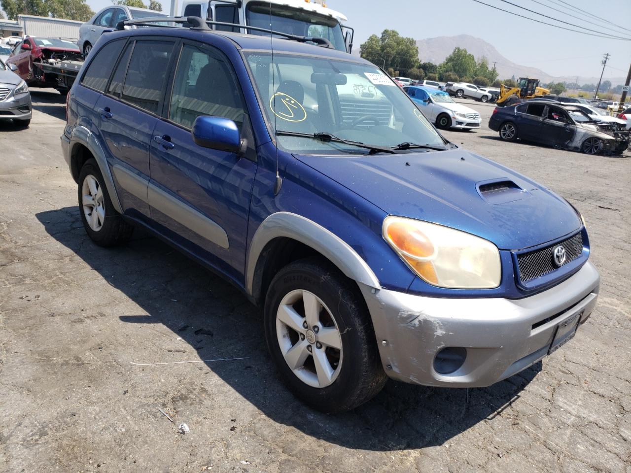 TOYOTA RAV4 2005 مع رقم تعريف المركبة JTEGD20V650060118 - صورة من المزاد