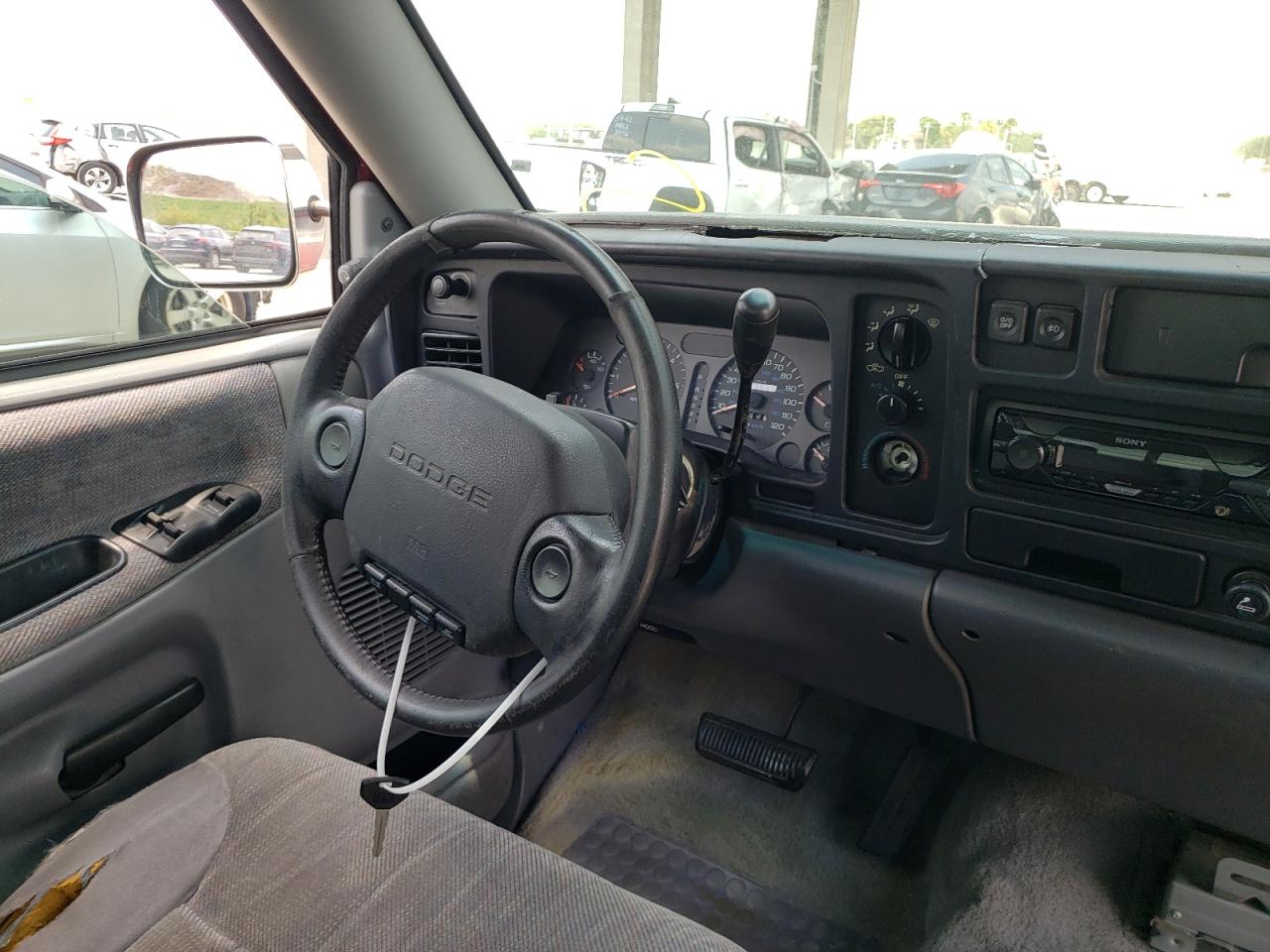 Photo 9 from auction – 1997 DODGE RAM 1500 with VIN 1B7HC16Z1VS291786