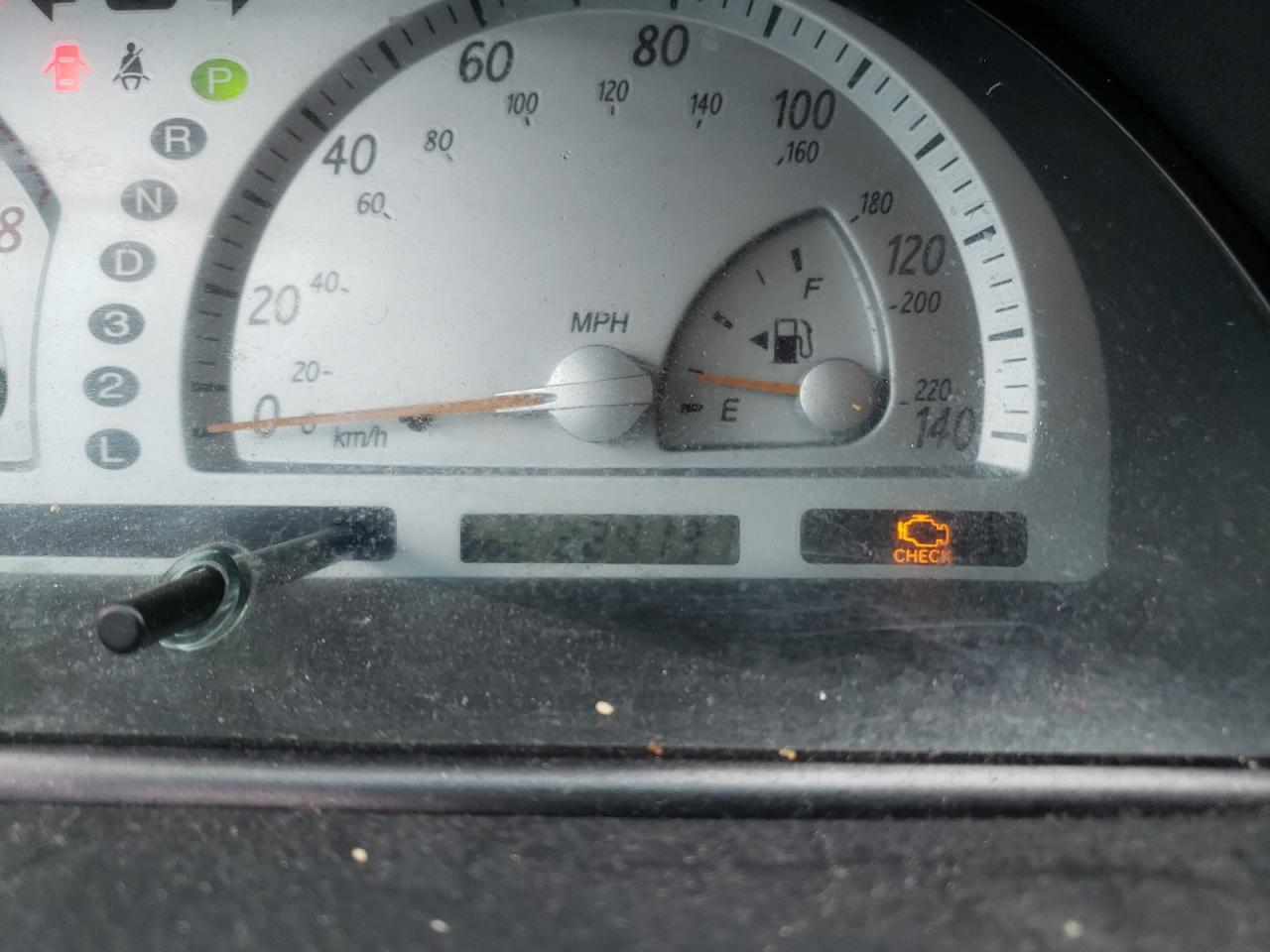 Photo 8 from auction – 2003 TOYOTA CAMRY LE with VIN 4T1BF30K33U552045