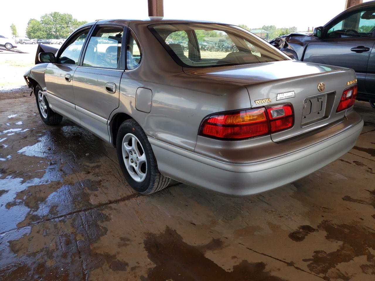 Photo 3 from auction – 1998 TOYOTA AVALON XL with VIN 4T1BF18B9WU288035