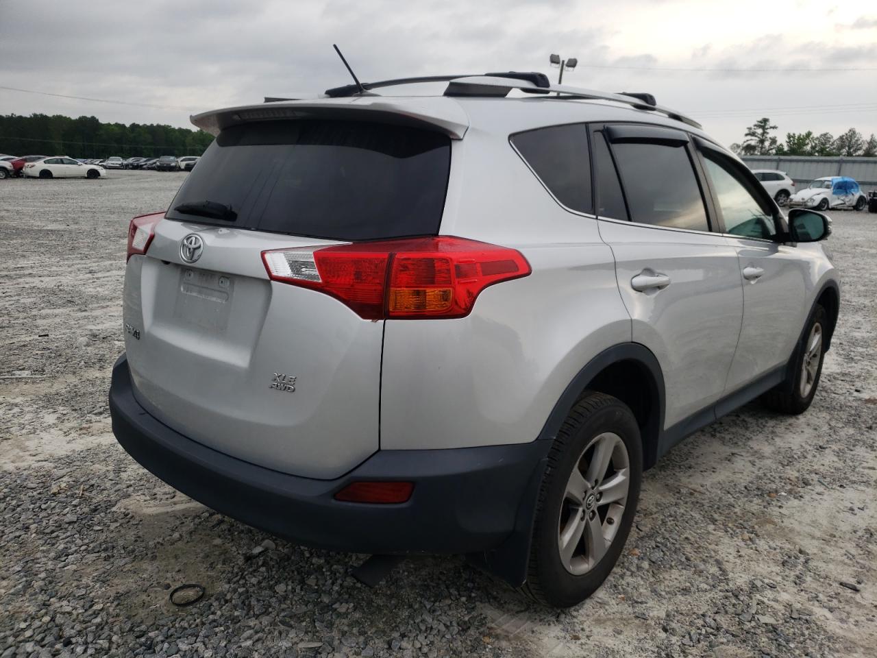 Photo 4 from auction – 2015 TOYOTA RAV4 XLE with VIN 2T3RFREVXFW265138