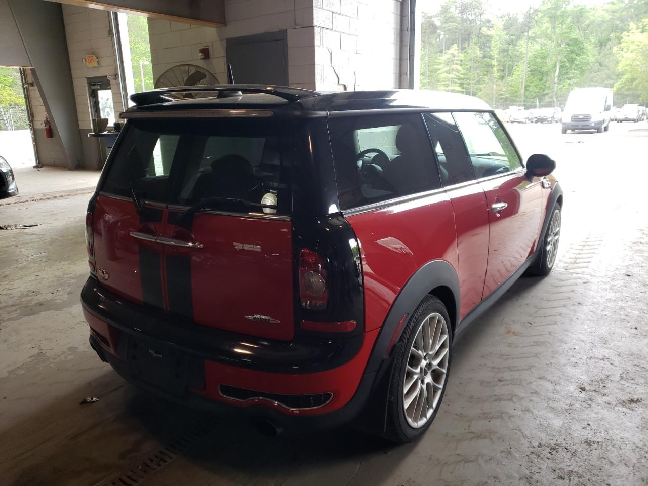 Photo 4 from auction – 2009 MINI COOPER CLU with VIN WMWMM93589TF99355