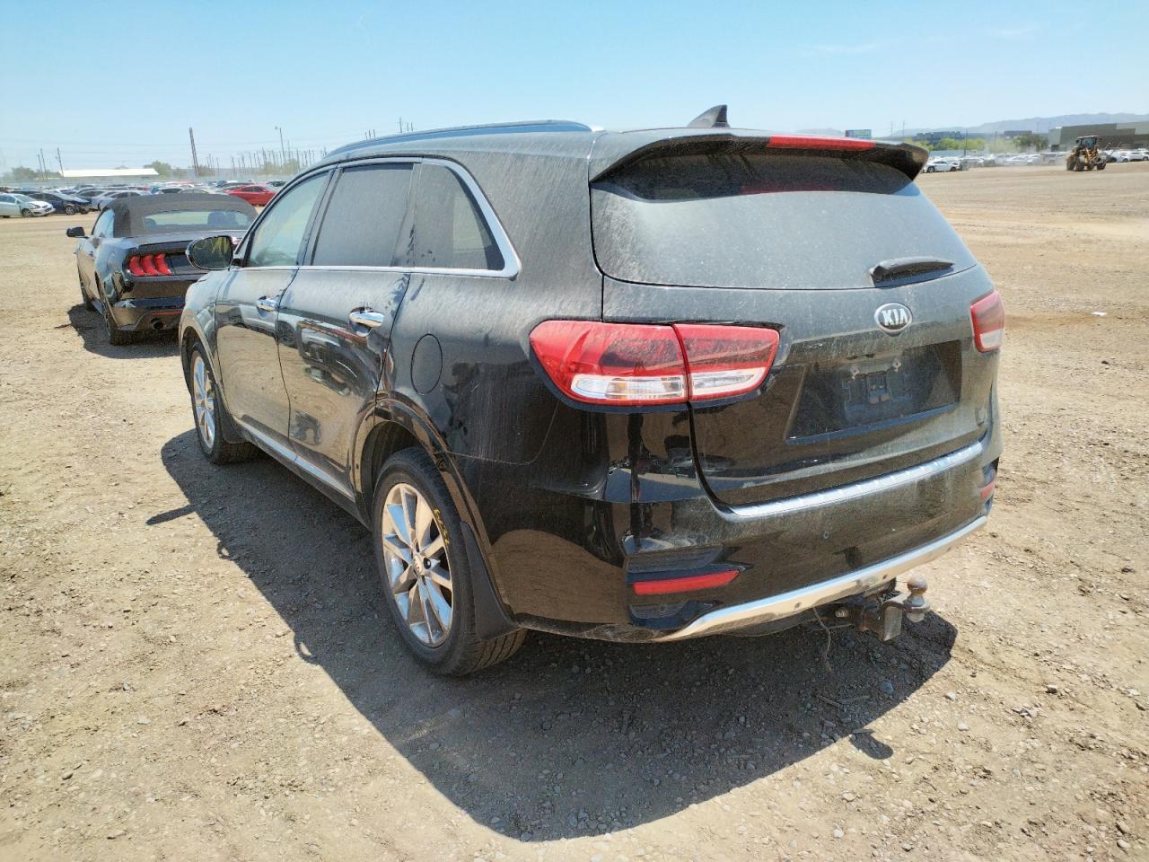 Photo 3 from auction – 2016 KIA SORENTO SX with VIN 5XYPKDA50GG092287