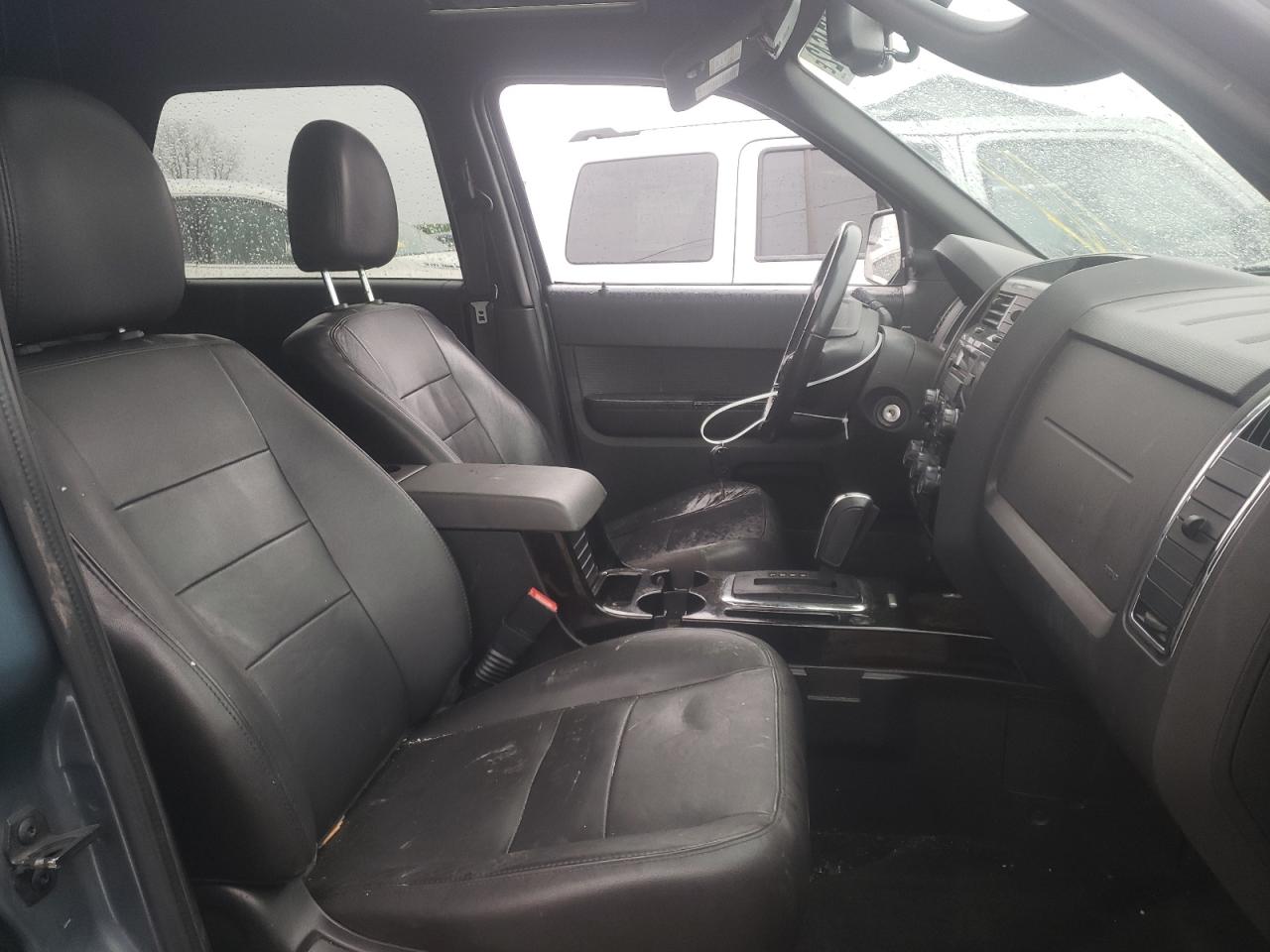 Photo 5 from auction – 2011 FORD ESCAPE LIM with VIN 1FMCU9EG2BKC50337