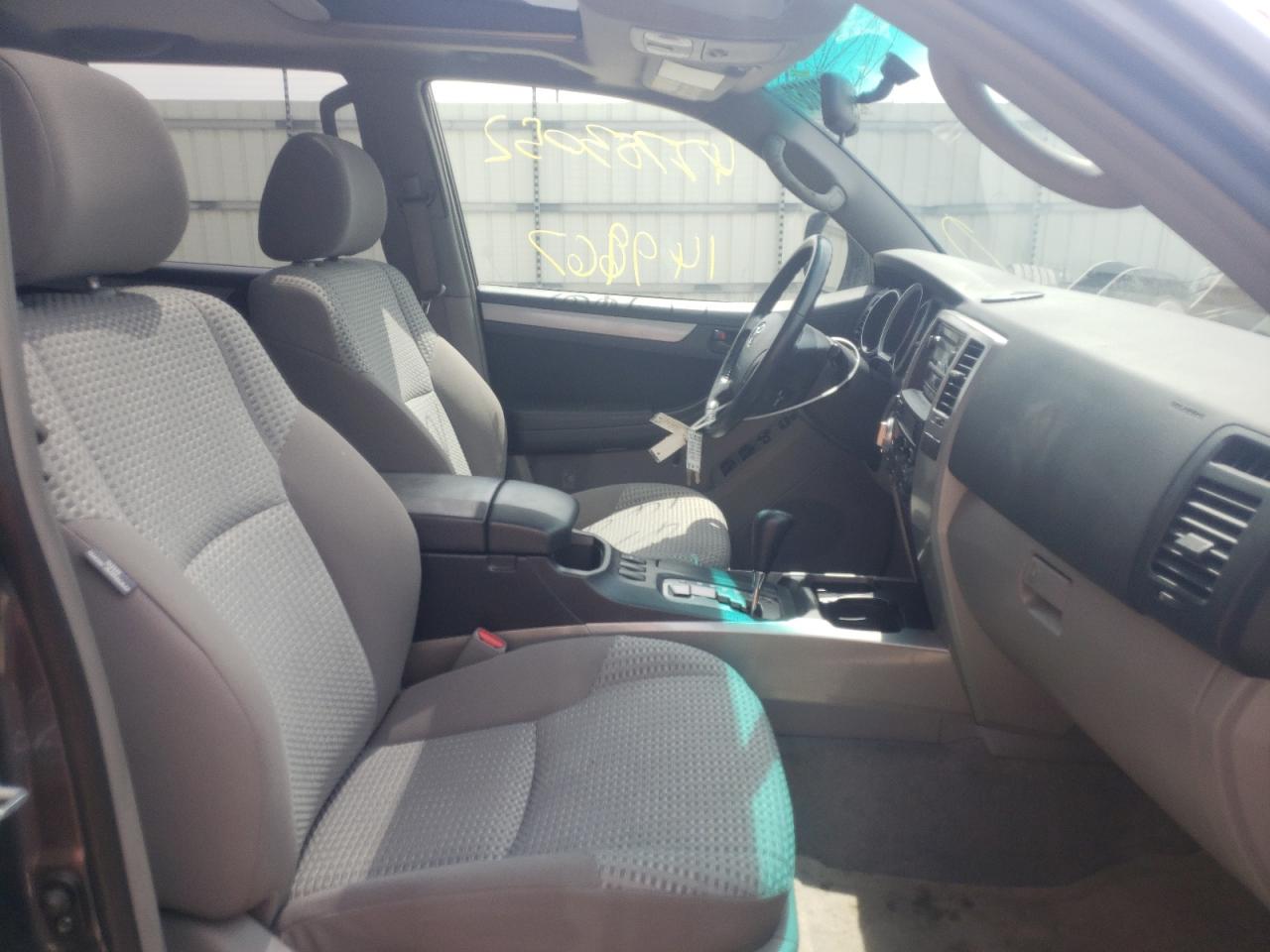 Photo 5 from auction – 2008 TOYOTA 4RUNNER SR with VIN JTEBT14RX8K001005