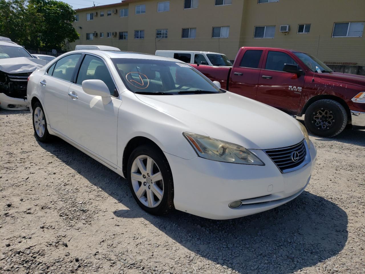 LEXUS ES 350 2007 with VIN JTHBJ46G972101018 - Photo from auction