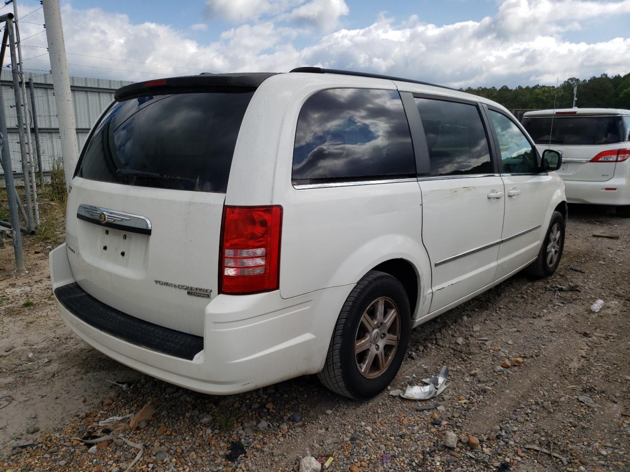 Photo 4 from auction – 2010 CHRYSLER TOWN & COU with VIN 2A4RR5D18AR235129