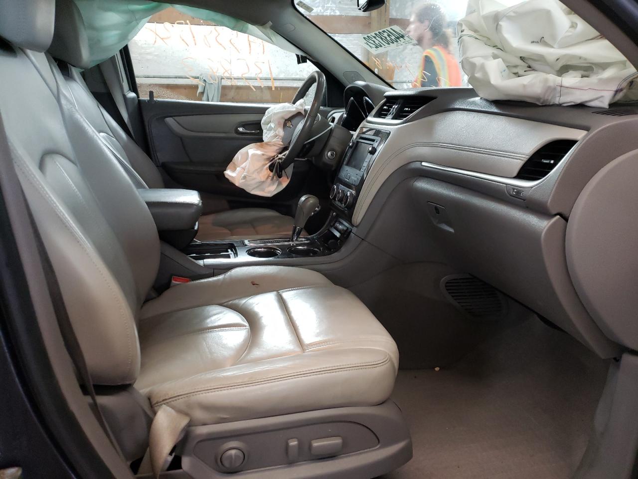 Photo 5 from auction – 2013 CHEVROLET TRAVERSE L with VIN 1GNKVJKD7DJ223448
