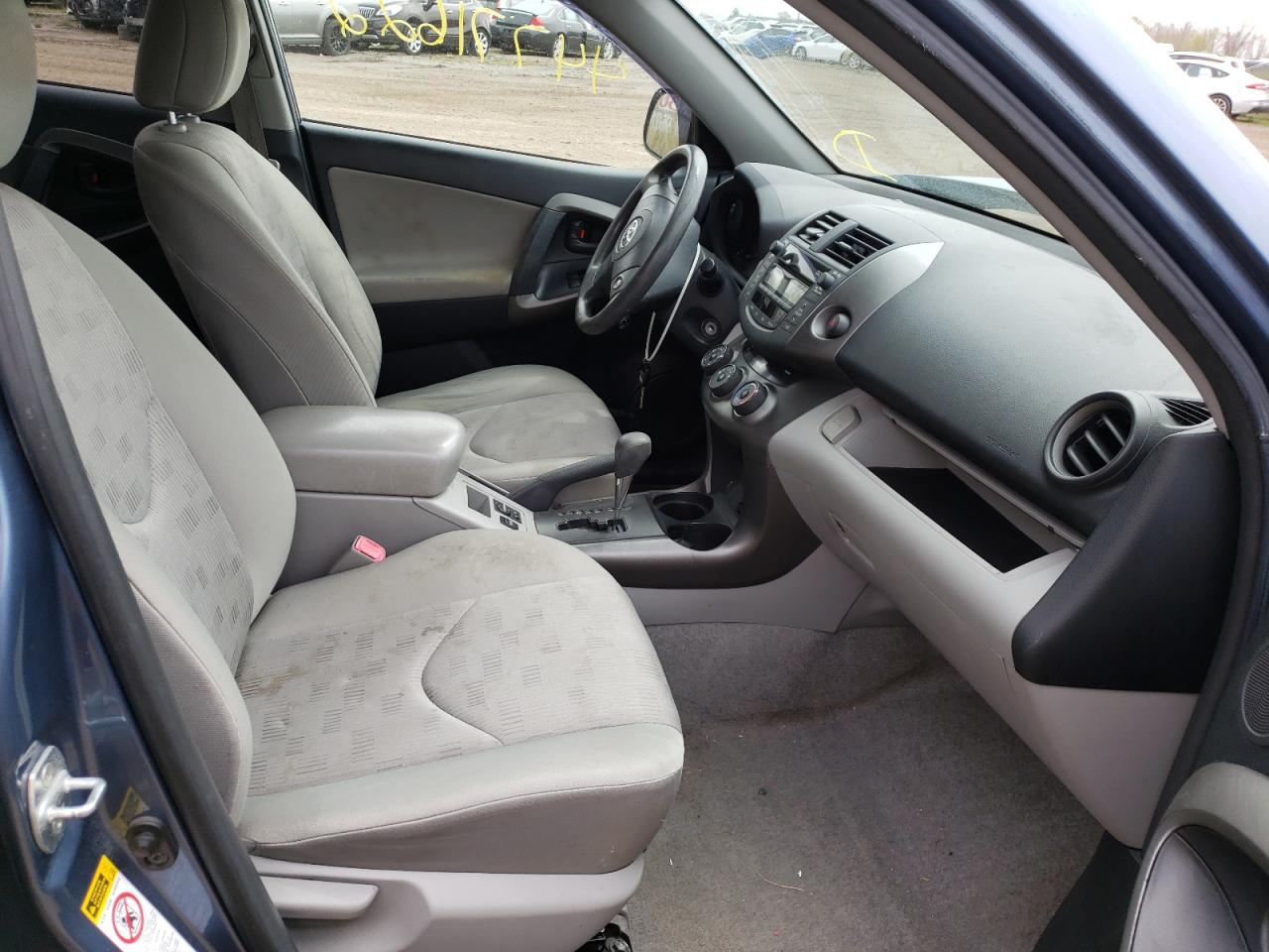 Photo 5 from auction – 2009 TOYOTA RAV4 with VIN JTMBF33V69D005032