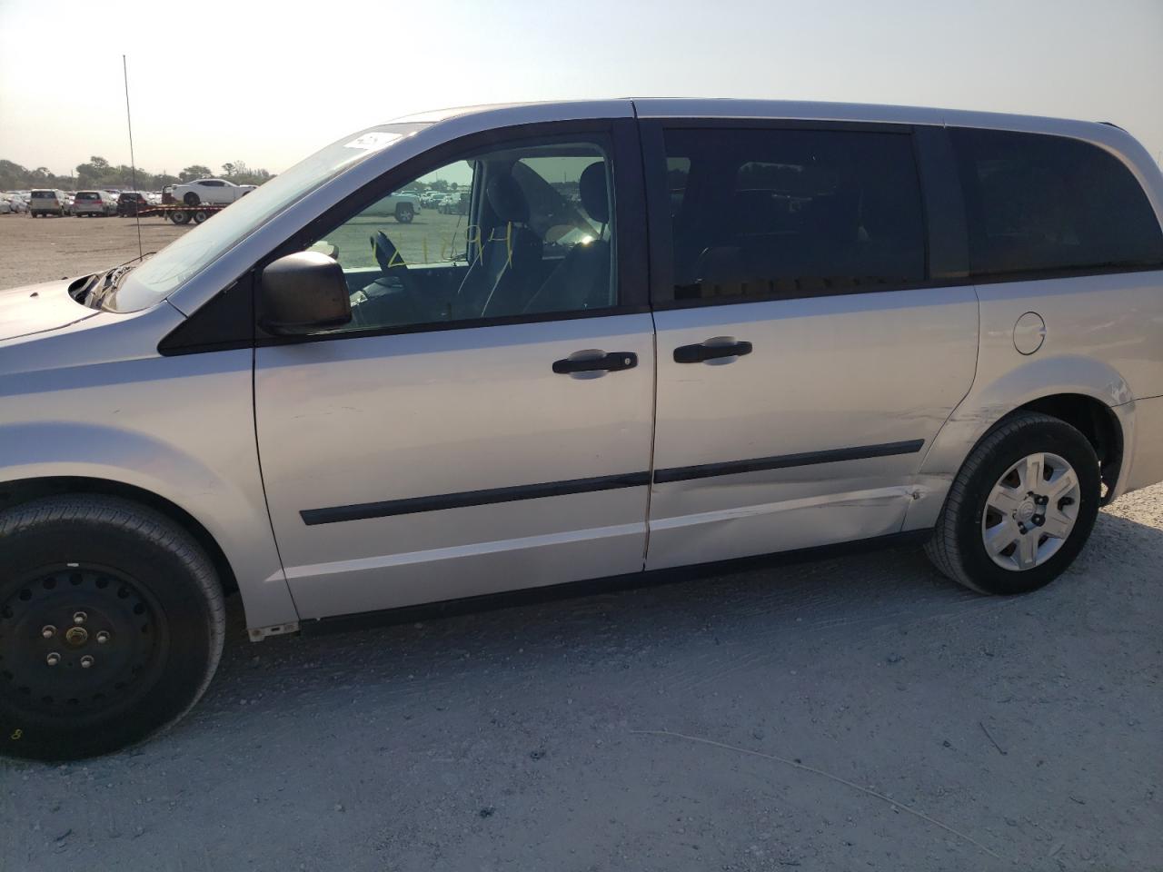 Photo 9 from auction – 2008 DODGE GRAND CARA with VIN 1D8HN44H58B151624