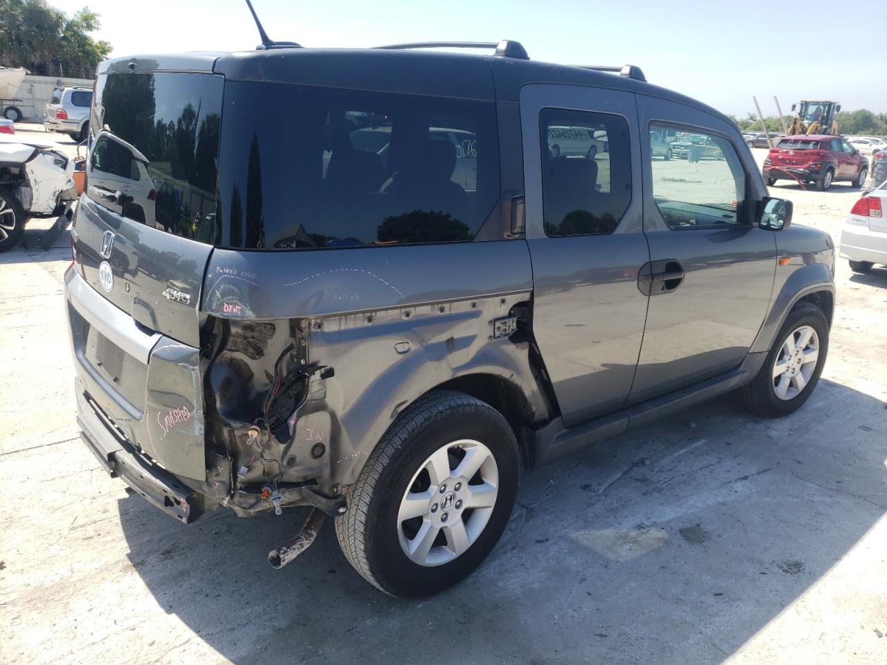 Photo 4 from auction – 2011 HONDA ELEMENT EX with VIN 5J6YH2H72BL000621