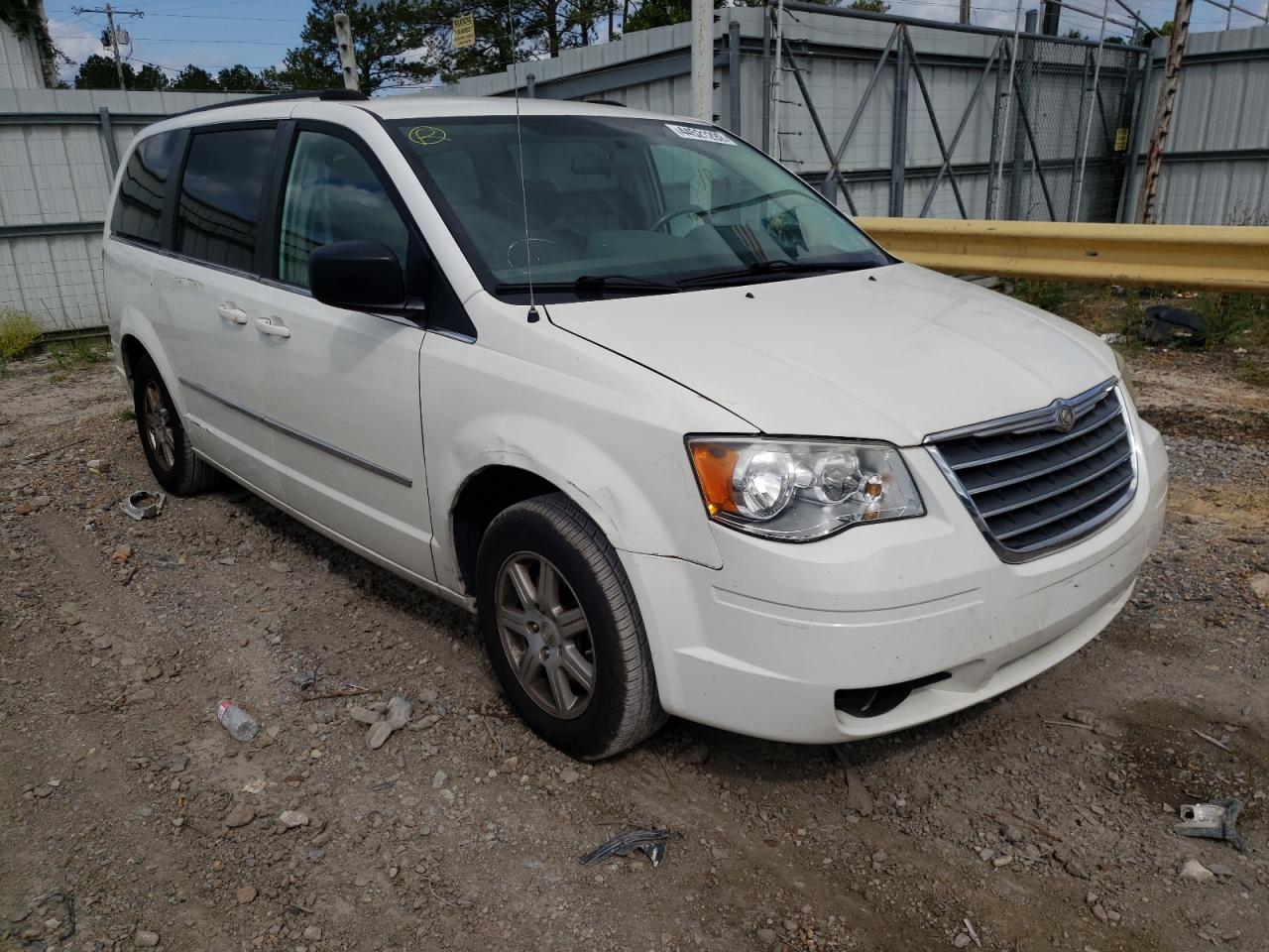 Photo 1 from auction – 2010 CHRYSLER TOWN & COU with VIN 2A4RR5D18AR235129