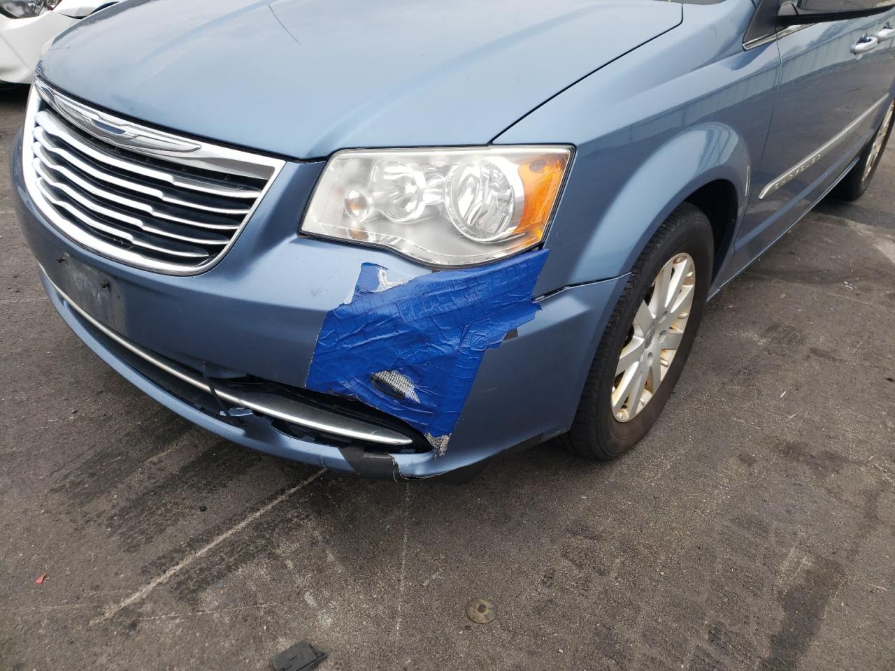 Photo 9 from auction – 2012 CHRYSLER TOWN & COU with VIN 2C4RC1CG4CR175990