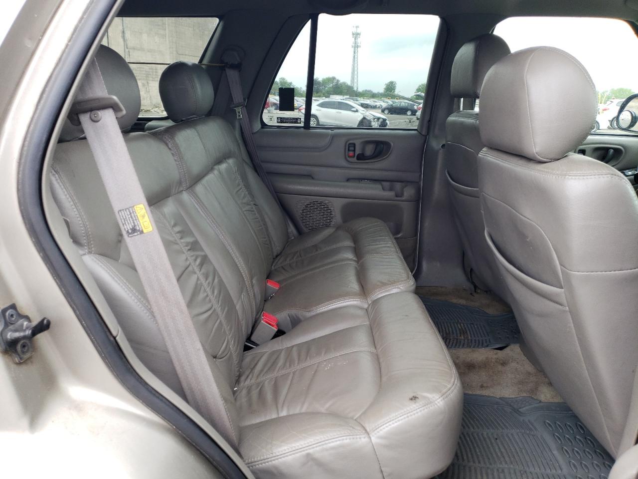 Photo 6 from auction – 2002 CHEVROLET BLAZER with VIN 1GNDT13W42K151694
