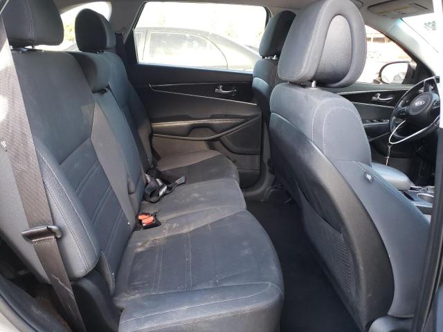 Photo 6 from auction – 2016 KIA SORENTO LX with VIN 5XYPG4A39GG157802