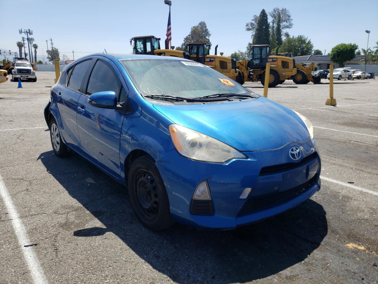 Photo 14 from auction – 2012 TOYOTA PRIUS C with VIN JTDKDTB34C1025701