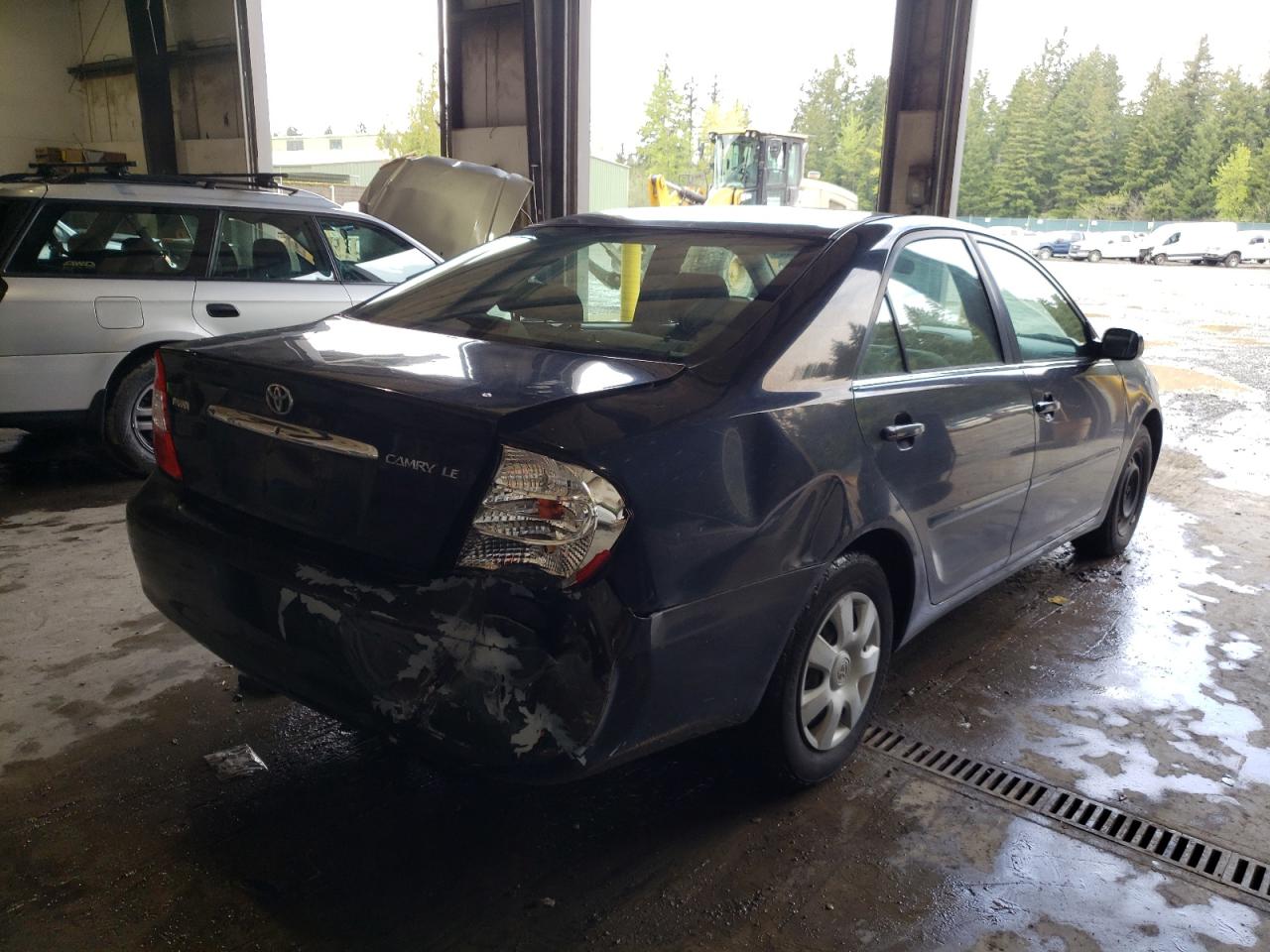 Photo 4 from auction – 2002 TOYOTA CAMRY LE with VIN JTDBE32K420103774