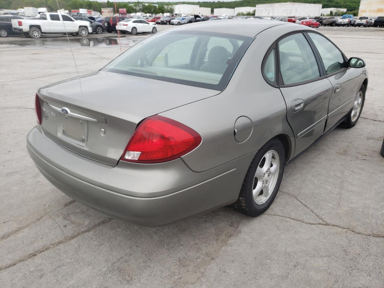 Photo 4 from auction – 2003 FORD TAURUS SES with VIN 1FAFP55U53G248762