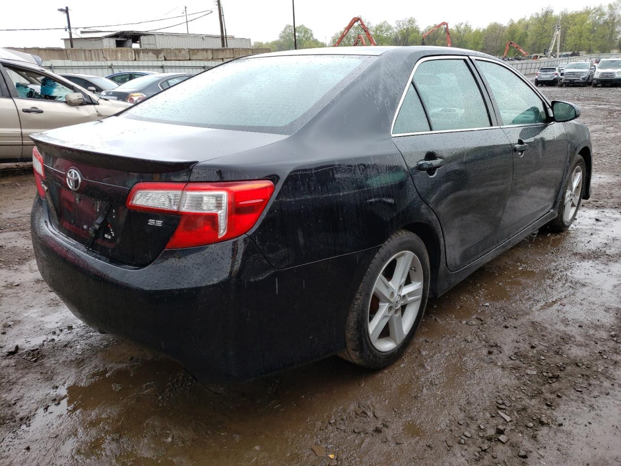 Photo 4 from auction – 2014 TOYOTA CAMRY L with VIN 4T1BF1FK3EU752535