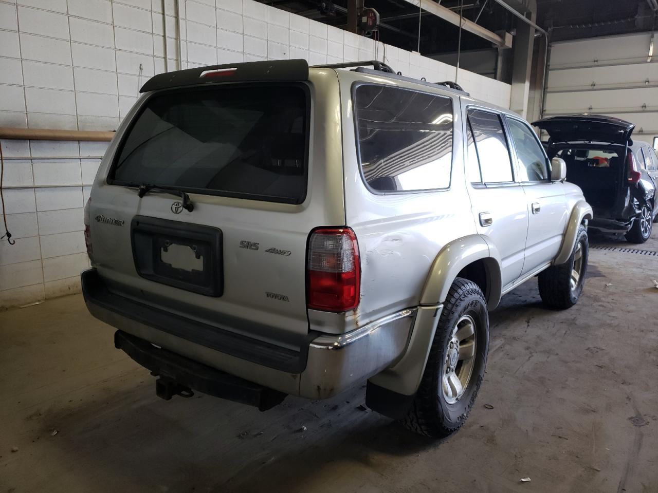Photo 4 from auction – 2000 TOYOTA 4RUNNER SR with VIN JT3HN86R8Y0322152